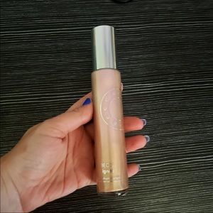 BECCA cosmetics Ignite Liquified Light Highlighter Creativity 1.5oz